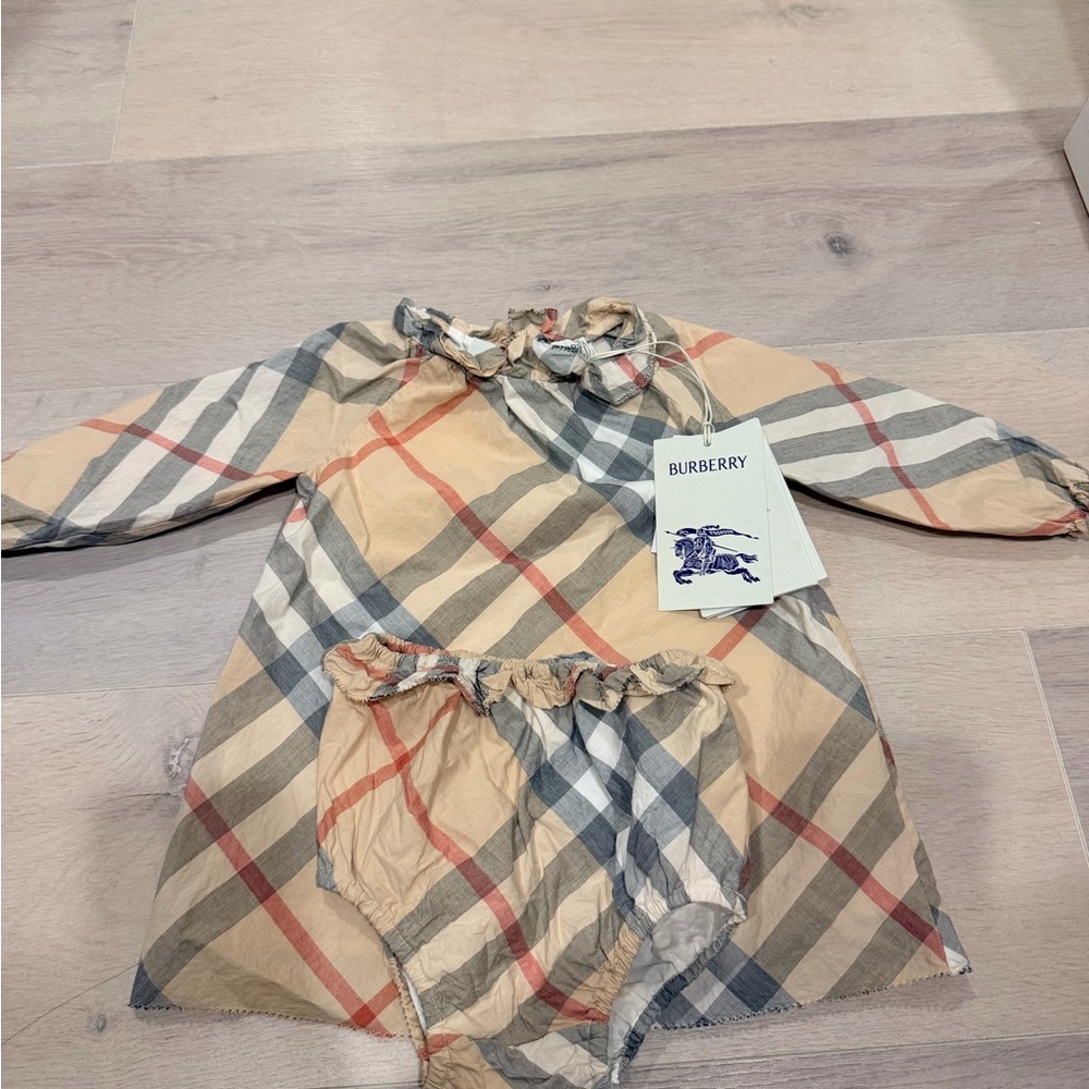 Burberry Baby Girl Skirt with Diaper Cover Set